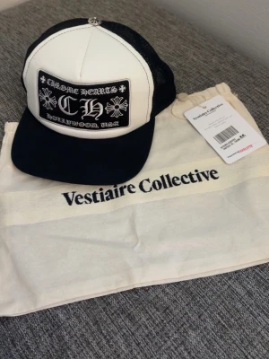 Chrome hearts keps  - Tja fin chrome hearts keps i mkt bra skick tar även byte köpt ifrån Vestiaire 