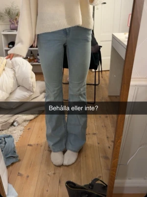 Low waist jeans  - Jätte fina low waist jeans från Nelly. Nypriss 699kr. Jag dem för 2 månaders seklen år sparsamt använda. Säljer då dem är lite små. Storlek 34💕
