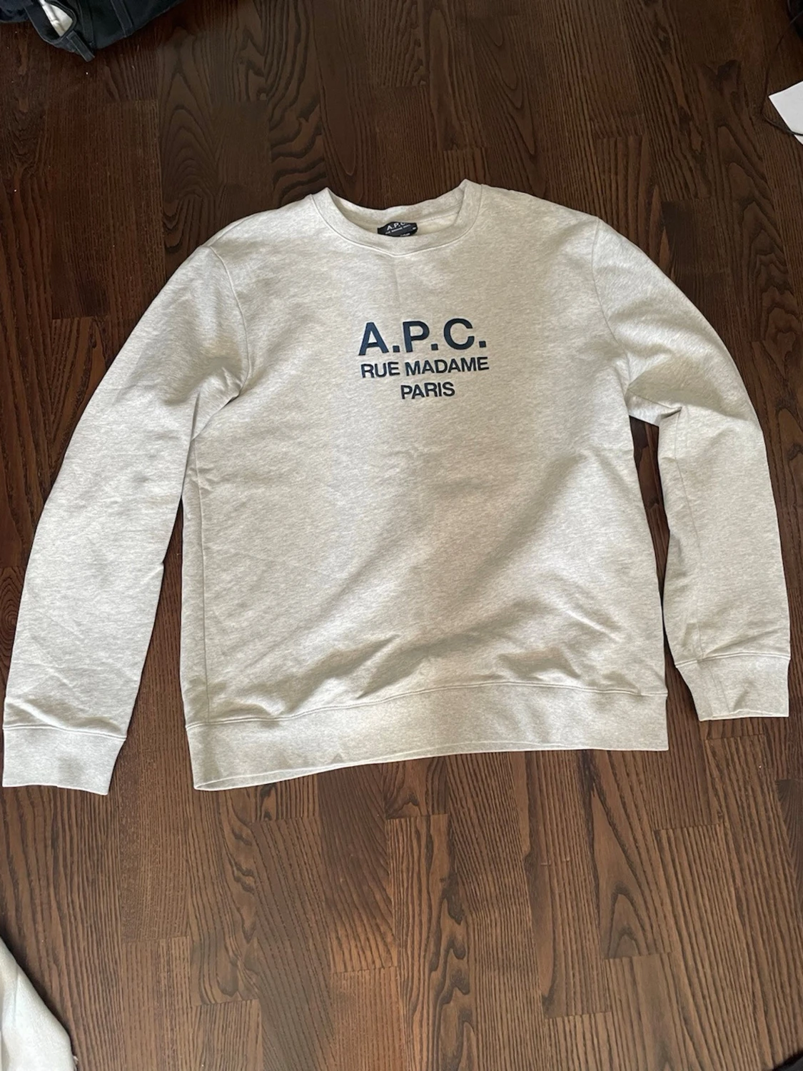 Grå sweatshirt från A.P.C.