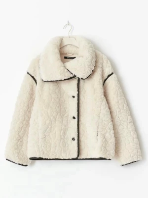 Fluff jacka från gina - Snygg jacka från gina tricot!