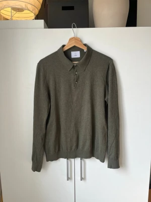 Stickad tröja ifrån bläck - Fint skick inga fel alls, knappt använd