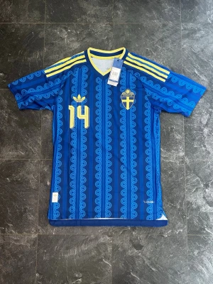 Sverige VM borta töja 2026 - Helt nya Sverige 2026 VM borta tröja. Storlek M