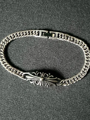 Rockstar Fleur Silver Bracelet - Unikt armband i rost- och nickelfritt stainless steel med klassiska länkar och en rå, stilren känsla. Cirka 20 cm.