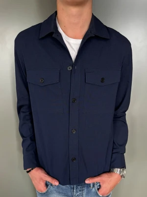 Massimo Dutti Overshirt - Strl - M | Skick - 10/10 | Nypris - ca 1500kr | Vid minsta lilla fundering är det bara att höra av sig!