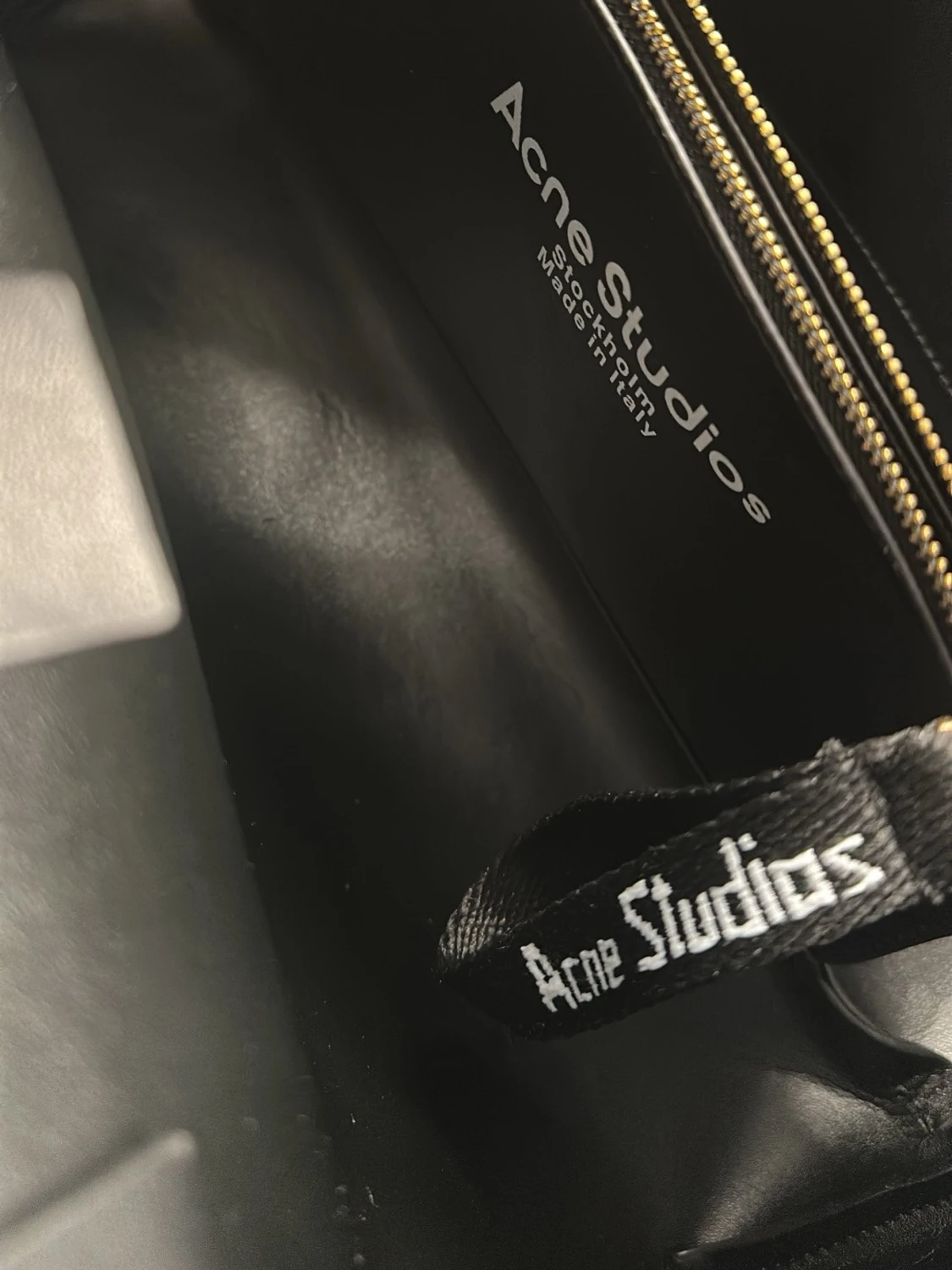 Svart handväska från Acne Studios - 4