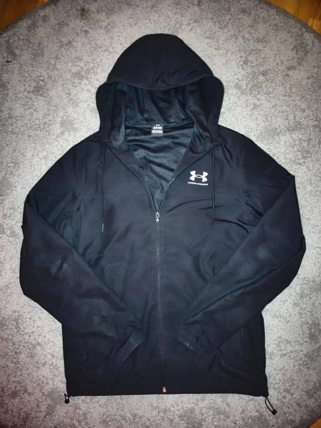 Svart vindjacka från Under Armour