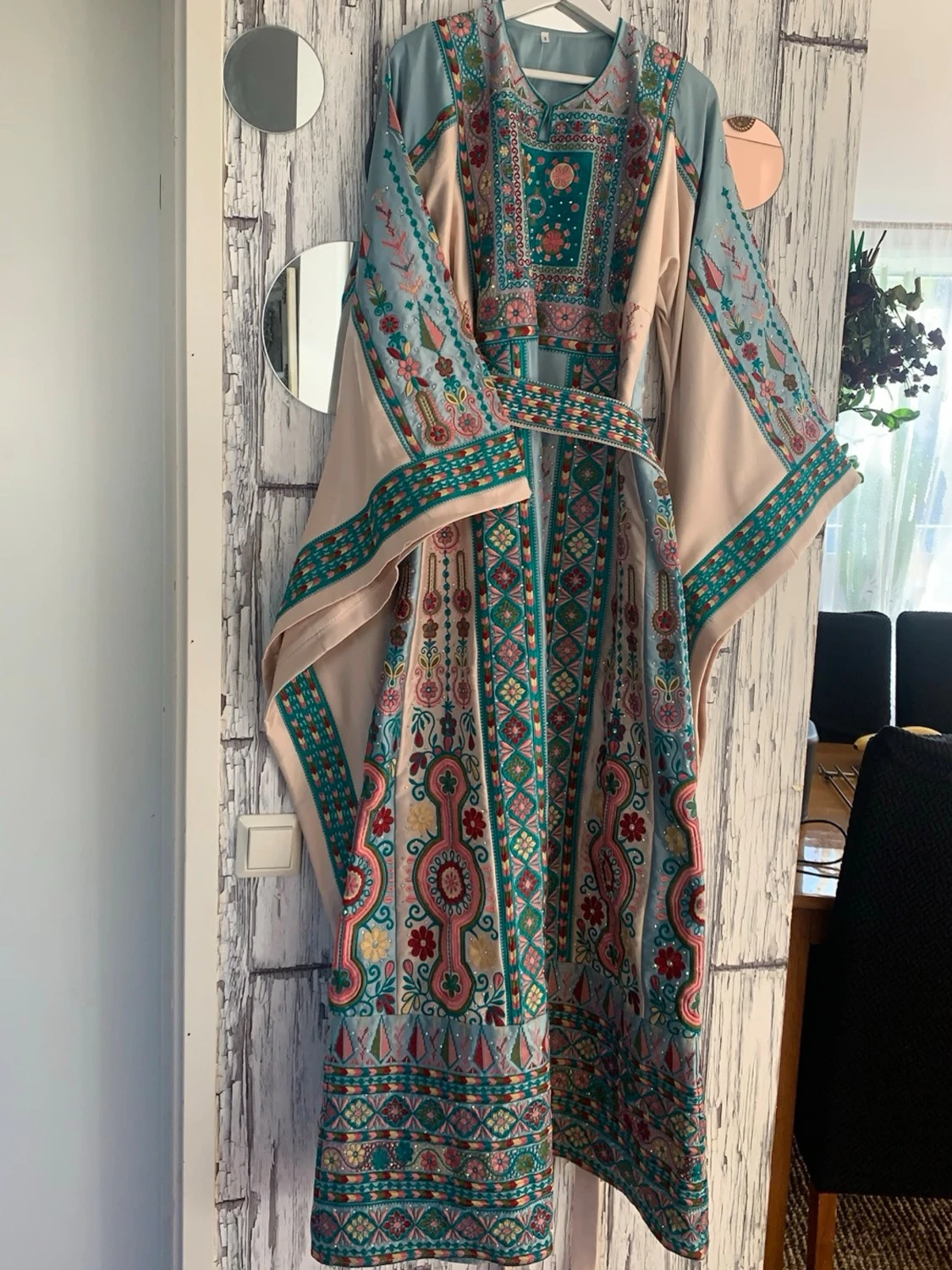 Traditionell långklänning med broderi - 3