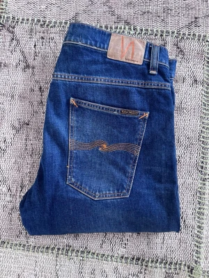 Nudie Lean Dean 36/32 i nyskick - Ca: 6 månader gamla och endast använda ett fåtal gånger.