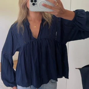 Blus - Från only, perfekt skick. Storlek M men är liten i storleken!!🩷🩷