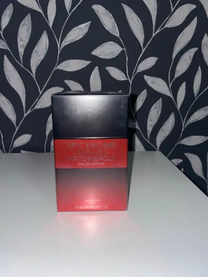Spicebomb Infrared EdP  - Säljer en helt ny och oandvänd Spicebomb Infrared Eau de Parfum från Viktor & Rolf! Skriv till om det finns frågor😁