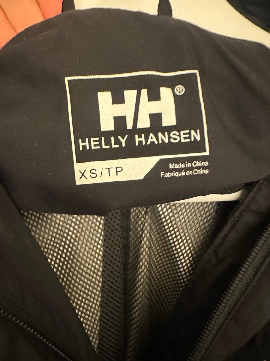 Svart regnjacka från Helly Hansen - 2