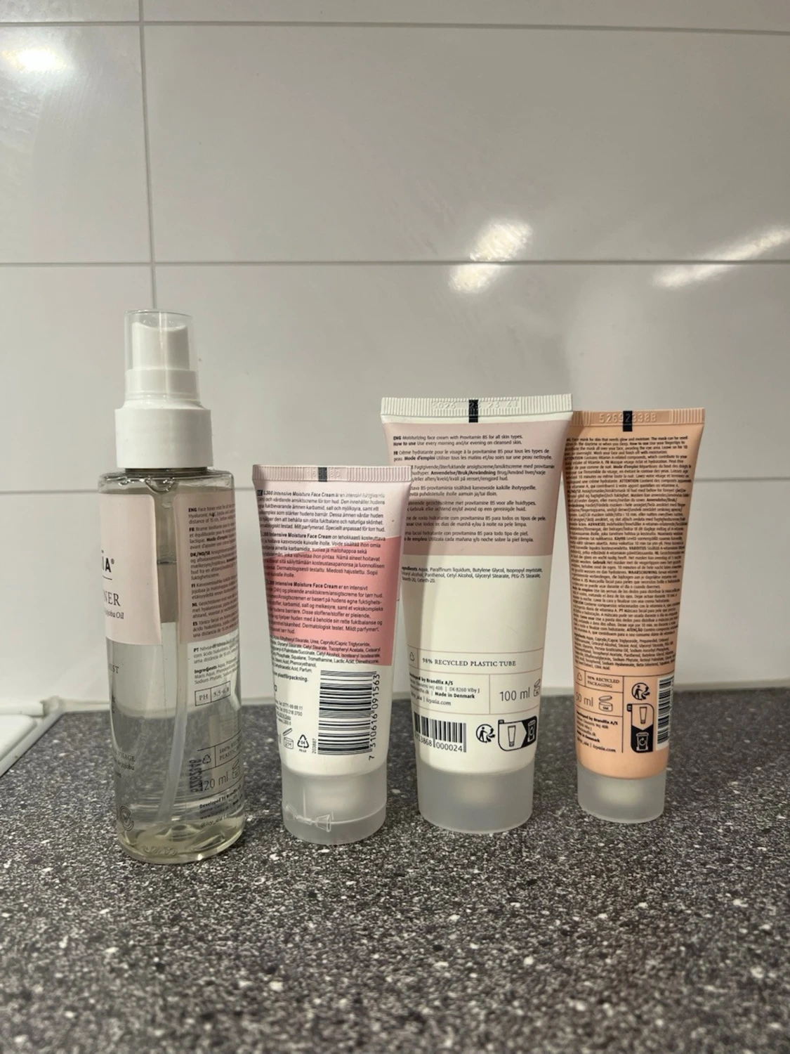 Hudvårdsset med Ivy Aia & L300 - 1