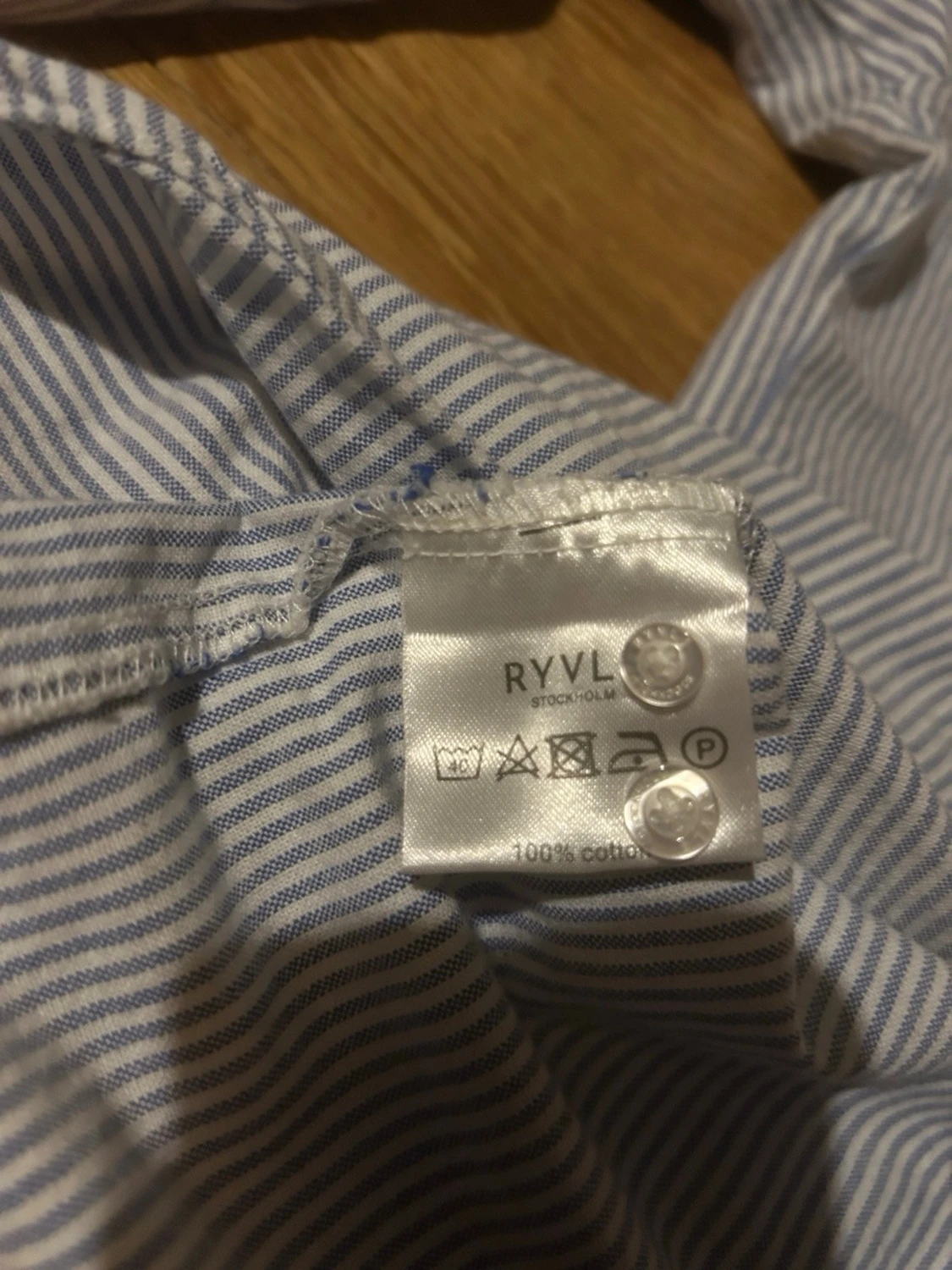 Randig skjorta från RYVLS Stockholm - 4