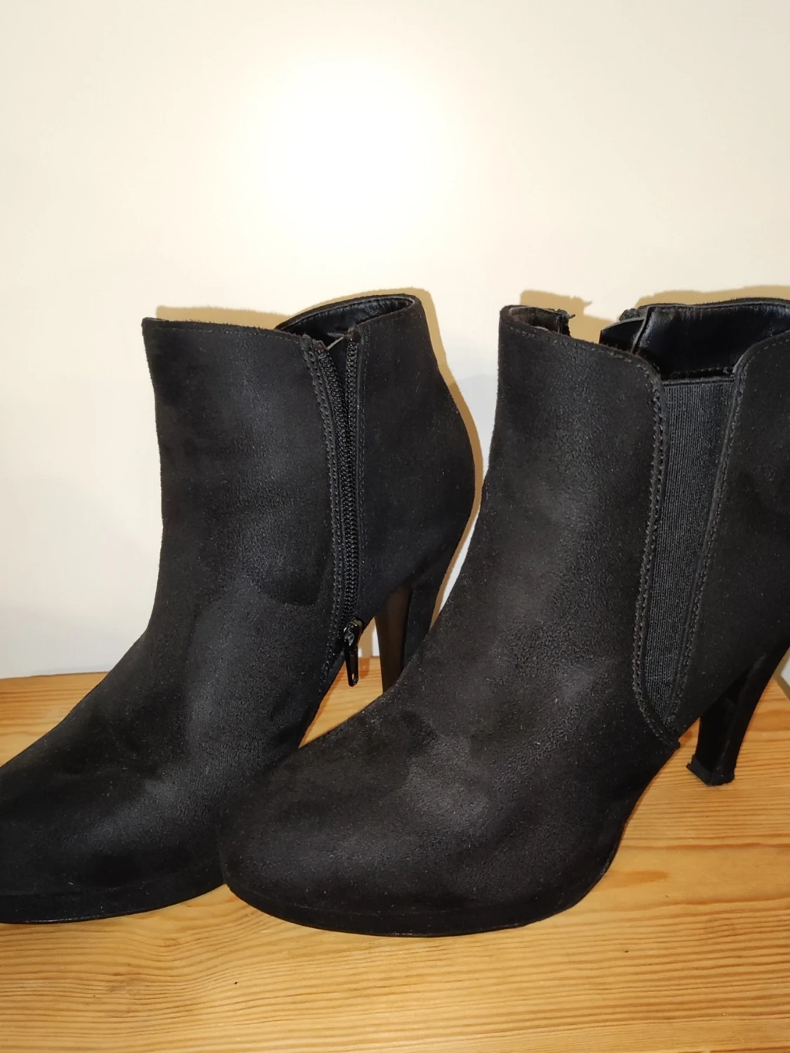 Svarta stövletter från Anna Field