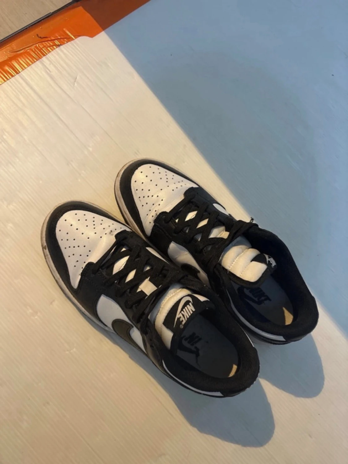 Nike Dunk Low svart/vit sneakers - 2