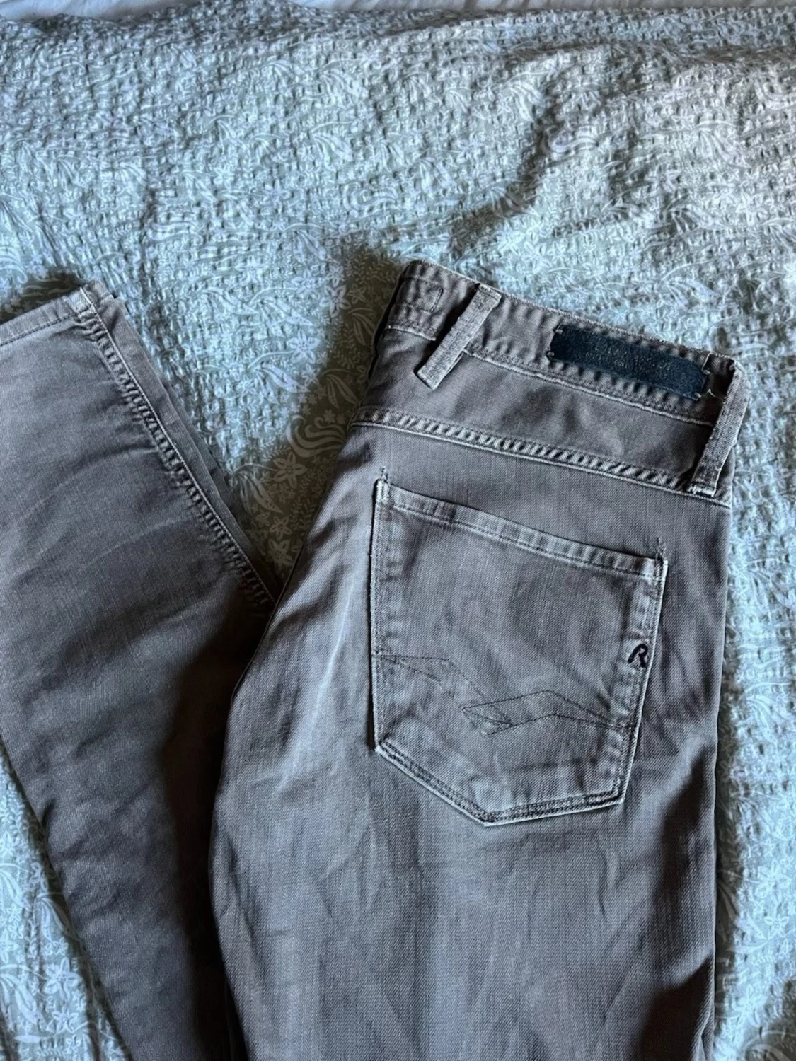 Beige slim fit jeans från Replay - 2