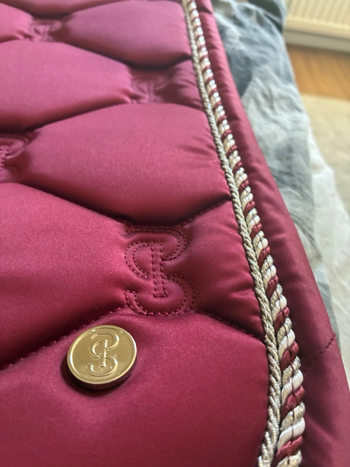 Vinrött schabrak från PS of Sweden - 1