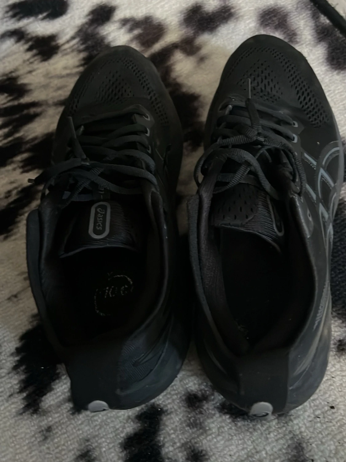 Svarta Asics sneakers med mesh - 1