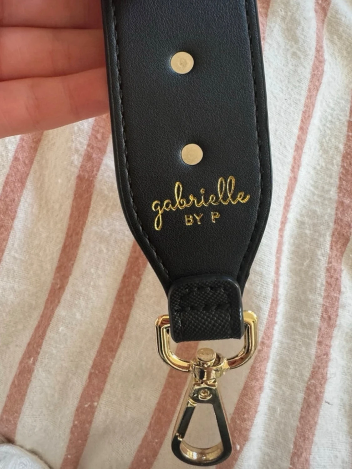 Gabrielle by P axelrem med nitar 105cm - 1