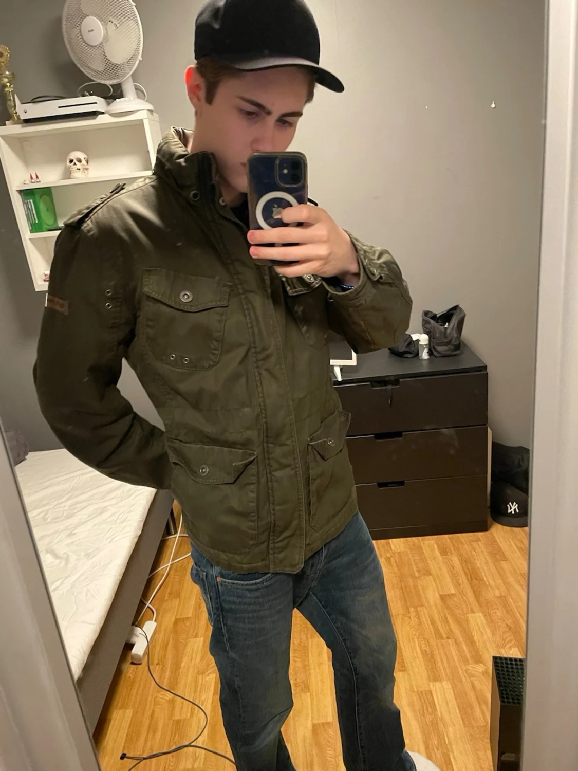 Olivgrön vindjacka från Crafted Goods - 4