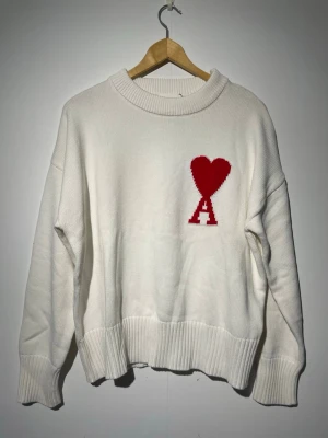 Ami Paris tröja - Storlek M, skickar inom 24 timmar 🚚