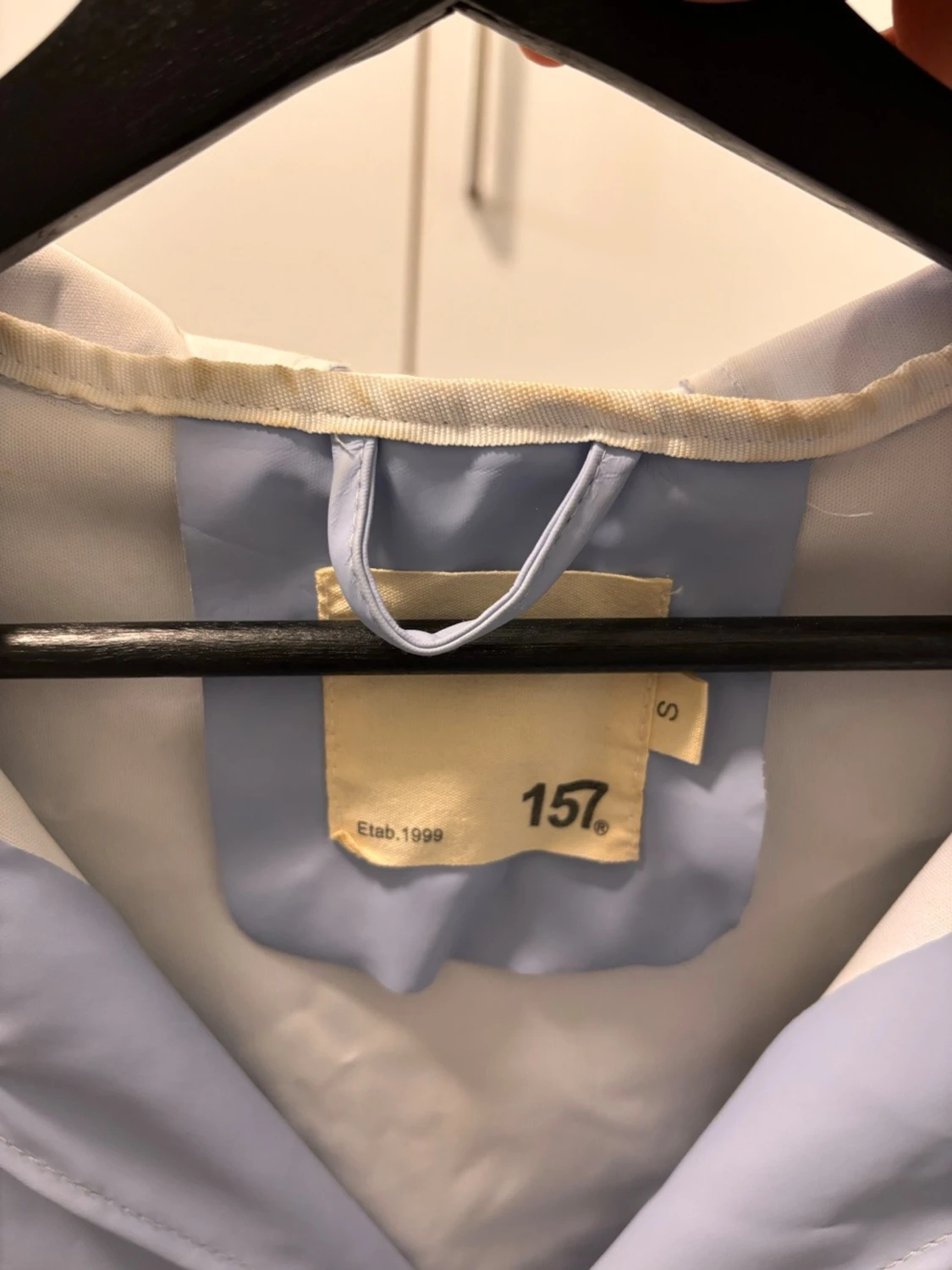 Ljusblå regnjacka med huva - 2