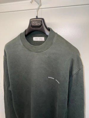 Samsoe samsoe tröja - En  mörkgrön sweatshirt från Samsøe samsøe. Bra skick. Storlek M