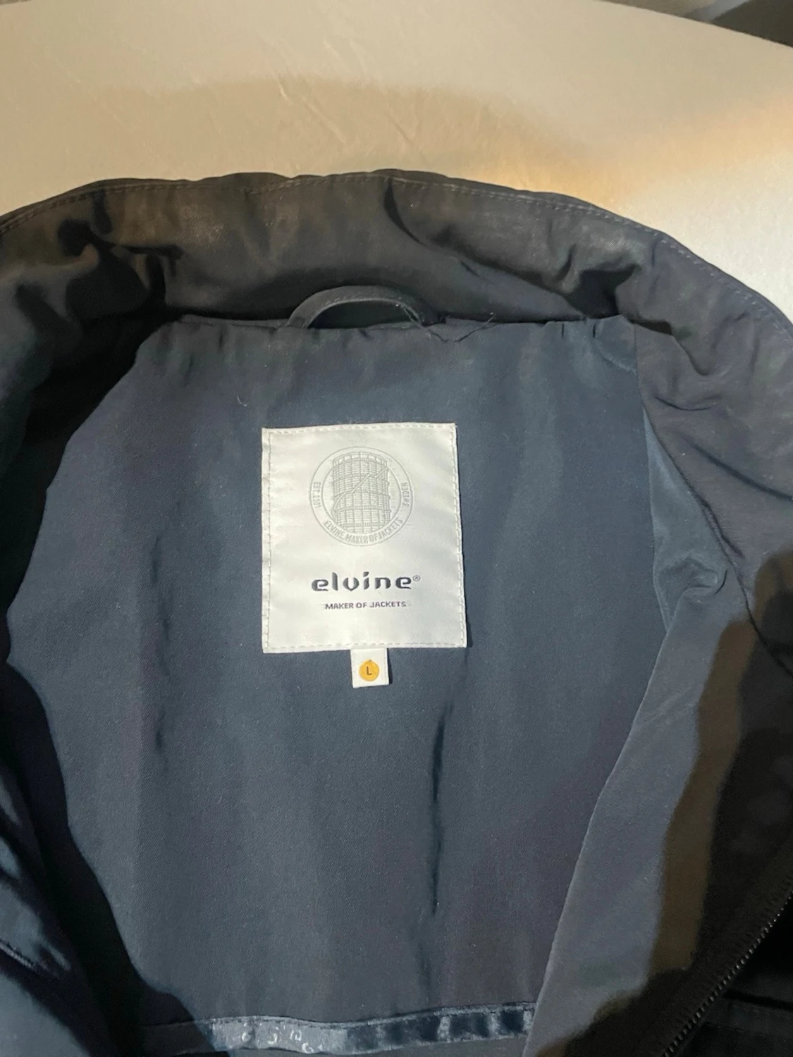 Mörkblå vindjacka från Elvine | L - 1