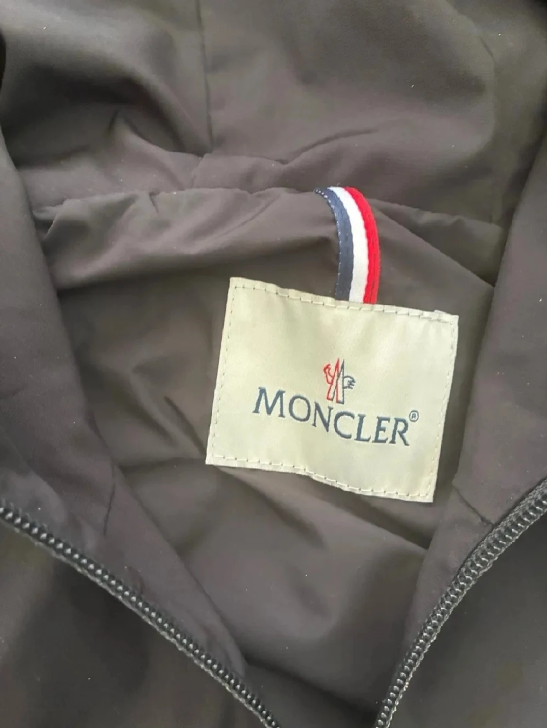 Svart Moncler vindjacka med huva - 2