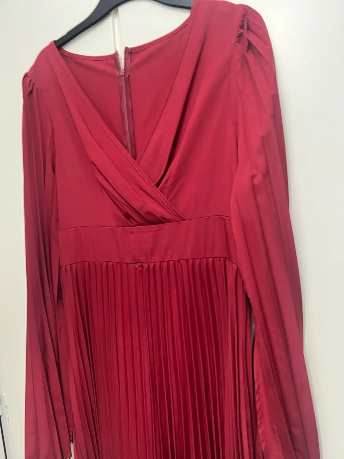 Vinröd plisserad långklänning - 2