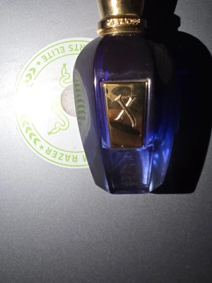 Xerjoff 40 knots - dags att sälja flera av mina parfymer då jag inte använder dom och sparar ihop pengar. Alla mina parfymer medföljer med orginal kartong och alla är äkta såklart, de är beställd online ifrån boozt och andra stora hemsidor,de nog 40-45 ml kvar av 50ml, billigaste på nätet 1500, mitt pris 1100