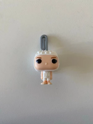 Stranger things kinder joy eleven - Stranger things kinder joy eleven. Man får inte med någon choklad. Figuren är i nyskick