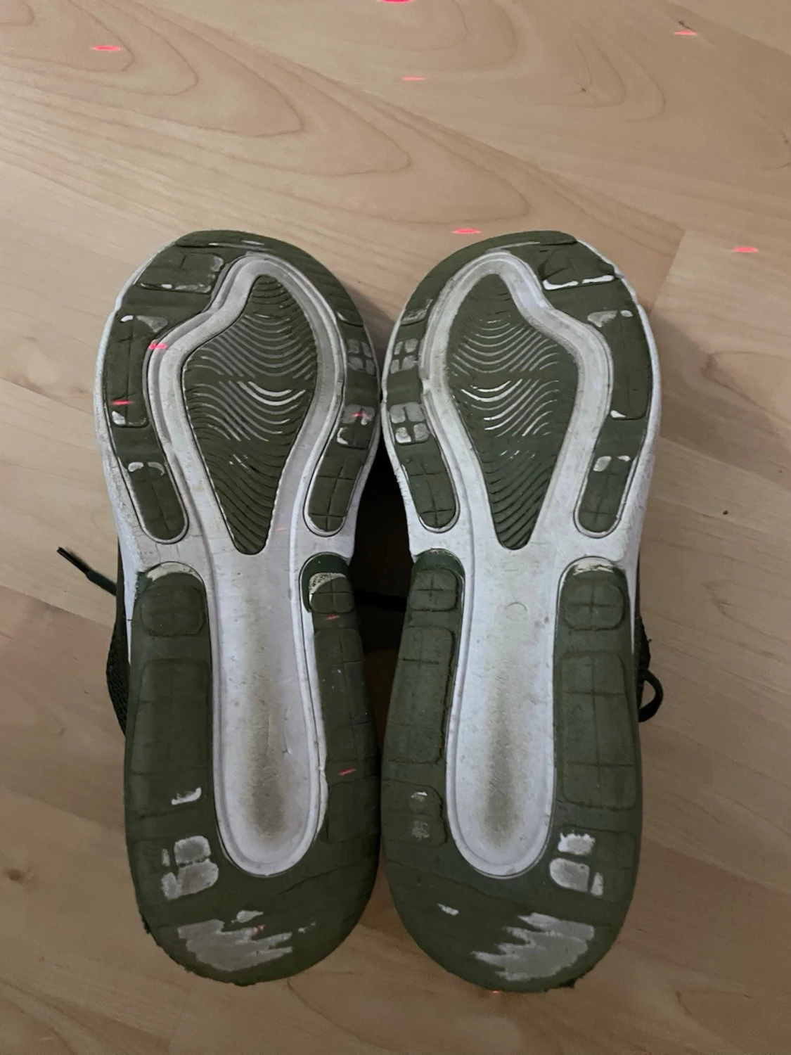 Nike Air Max 270 olivgröna sneakers - 2