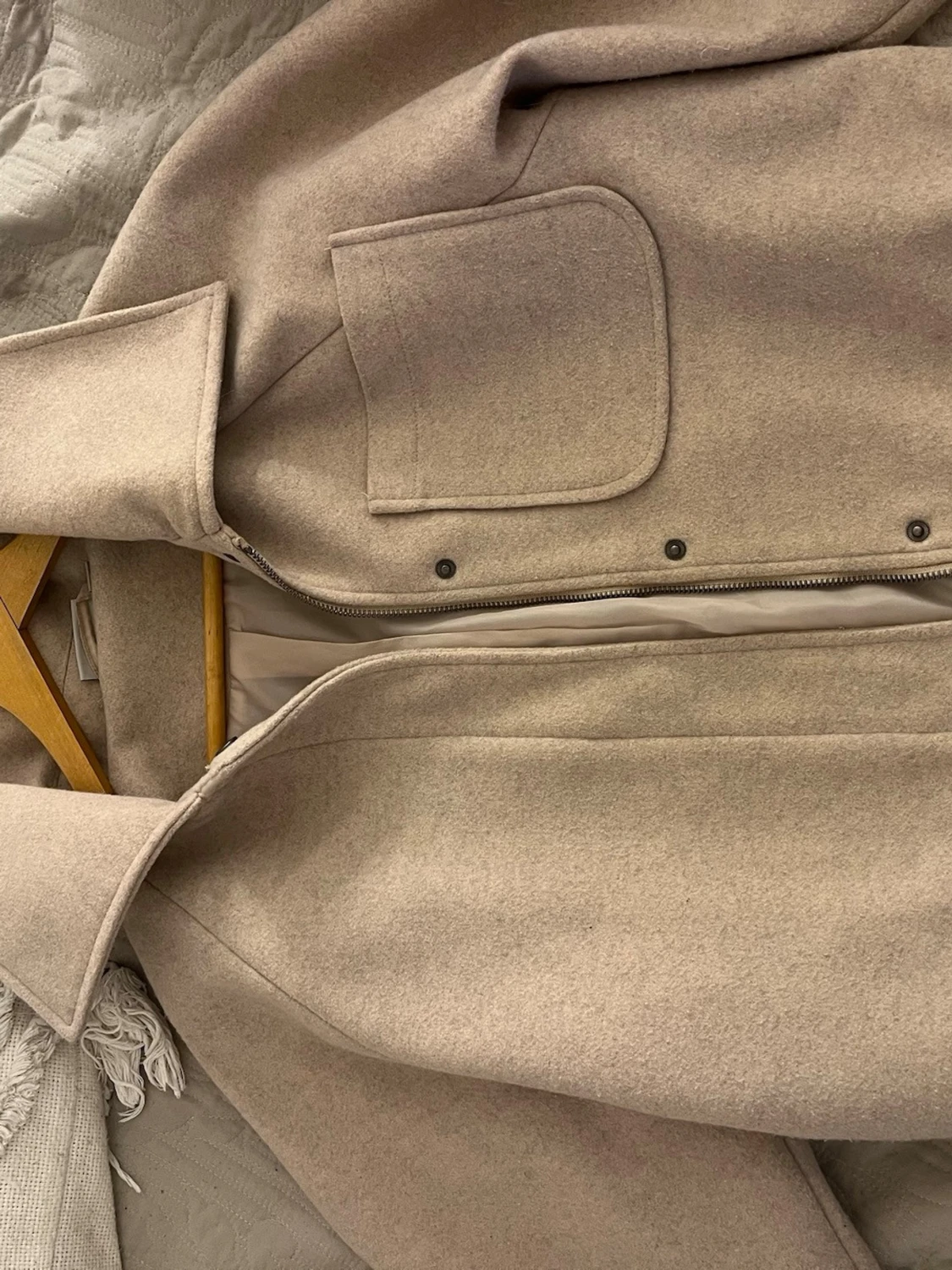 Beige snygg kappa