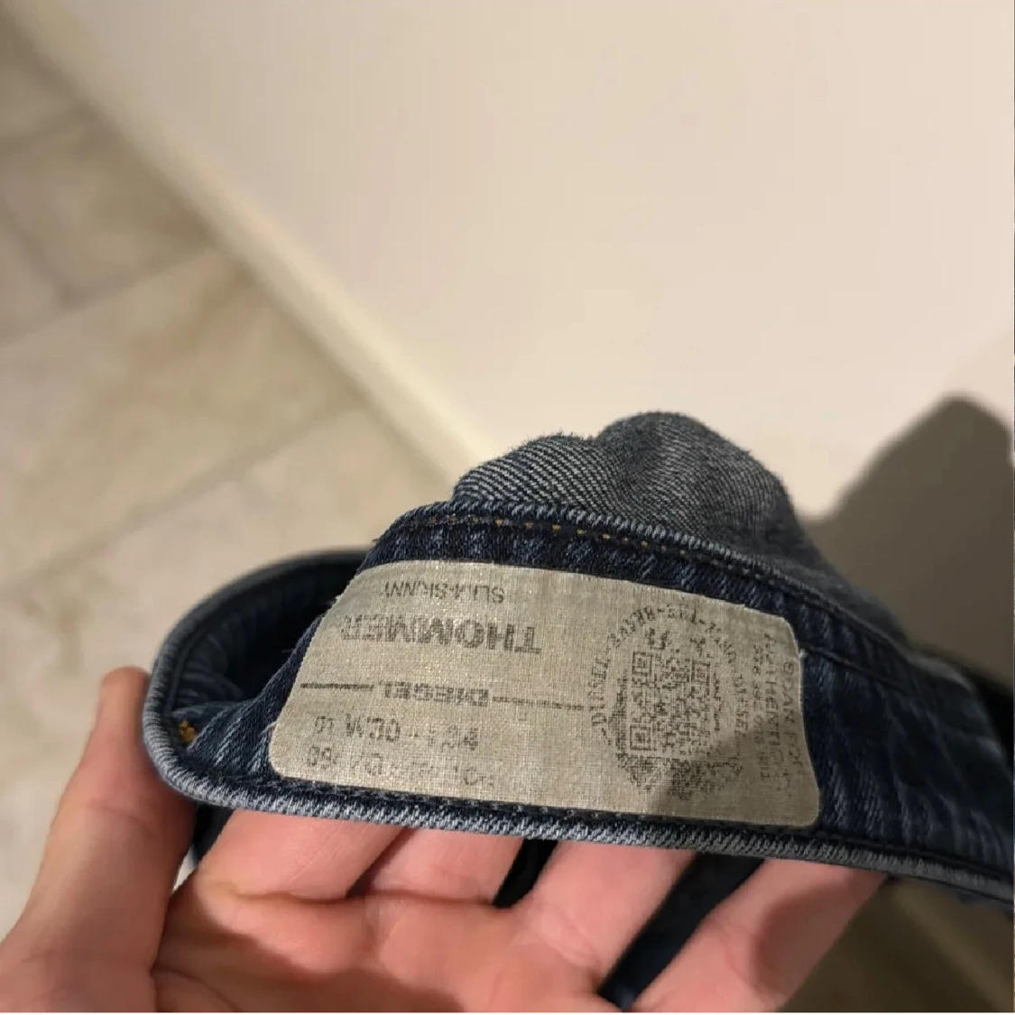 Mörkblå diesel jeans - 4