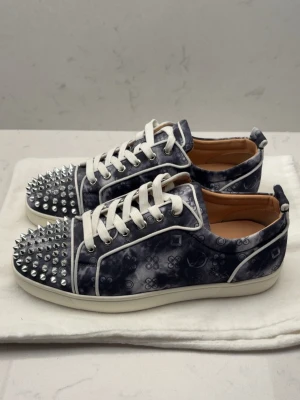 Christian Louboutin  - Sjukt feta, size 41 sitter som 42. Typ helt nya