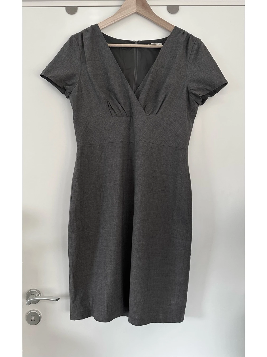 Banana Republic grå figursydd klänning, 95% ull, storlek L