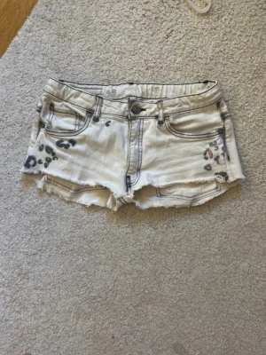 Leopard shorts - Låg midjade coola och unika