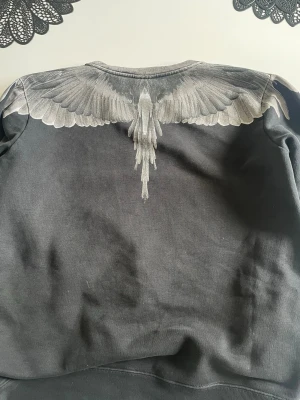 Svart hoodie Marcelo Burlon  - Hej säljer min Marcelo Burlon sweatshirt 