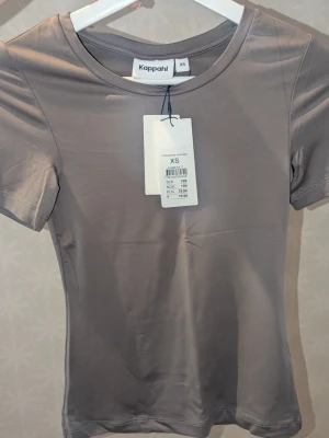 Tröja - Fin tröja. Bra basplagg. Storlek XS. Ny med prislapp (199kr). 