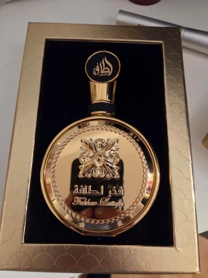 Fakhar Lattafa Eau de Parfum 100ml - Million inspirerad . 100 ml flaska med 50% kvar