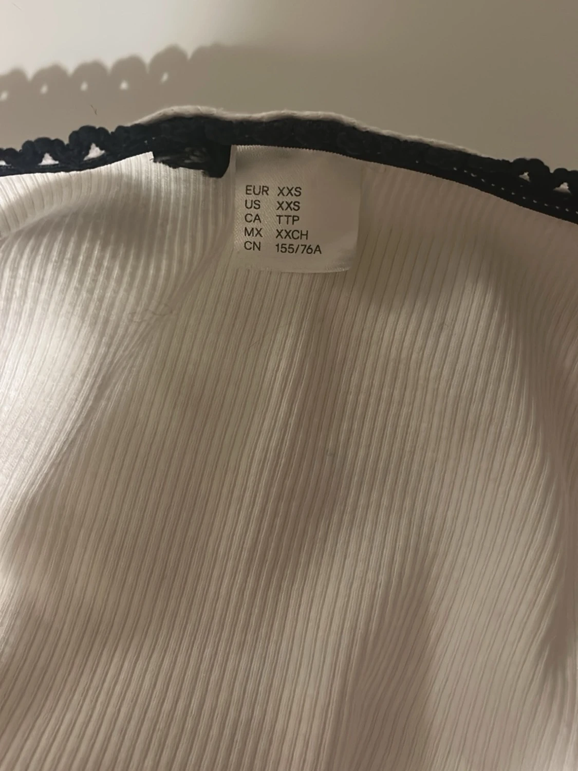 Vit ribbad långärmad topp - 3