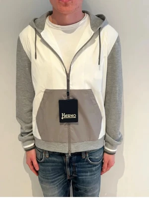 Herno cardigan  - Skick: helt ny med tags 10/10 