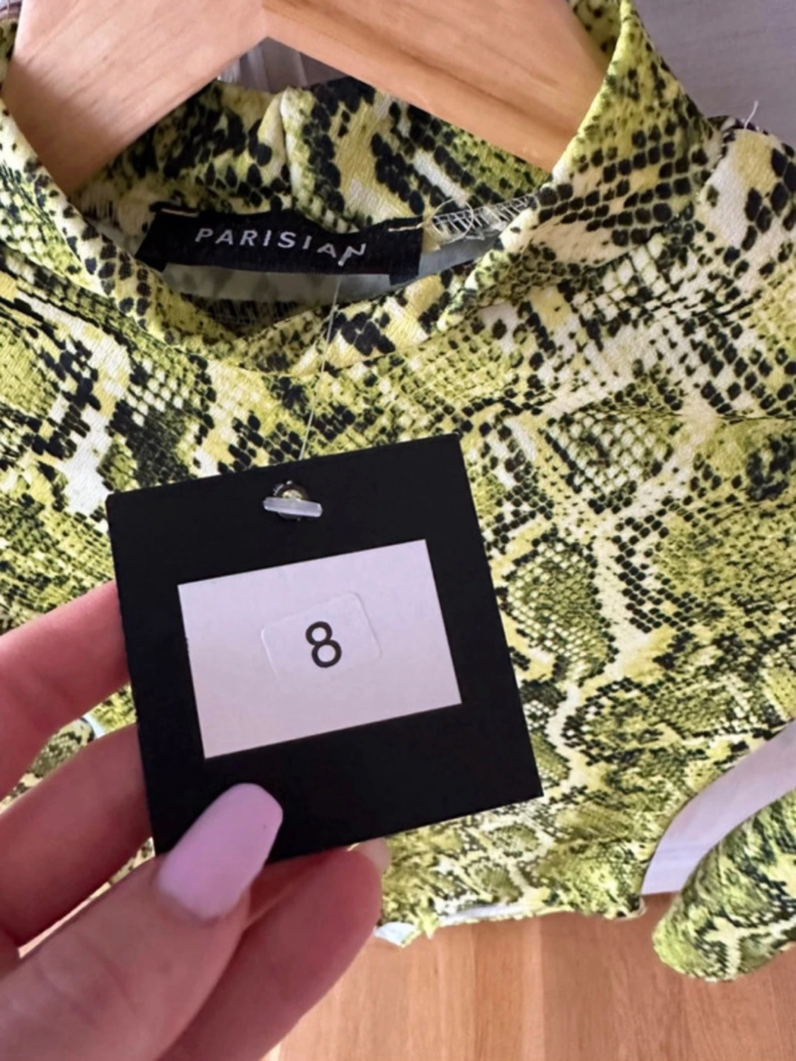 Neongul ormmönstrad body från Parisian - 1