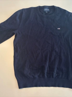 Mörkblå tröja Lexington - Storlek 170 