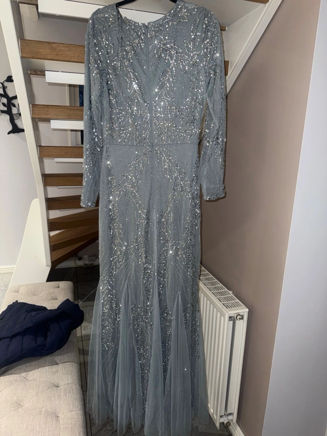 Ljusblå långklänning med paljetter - 1