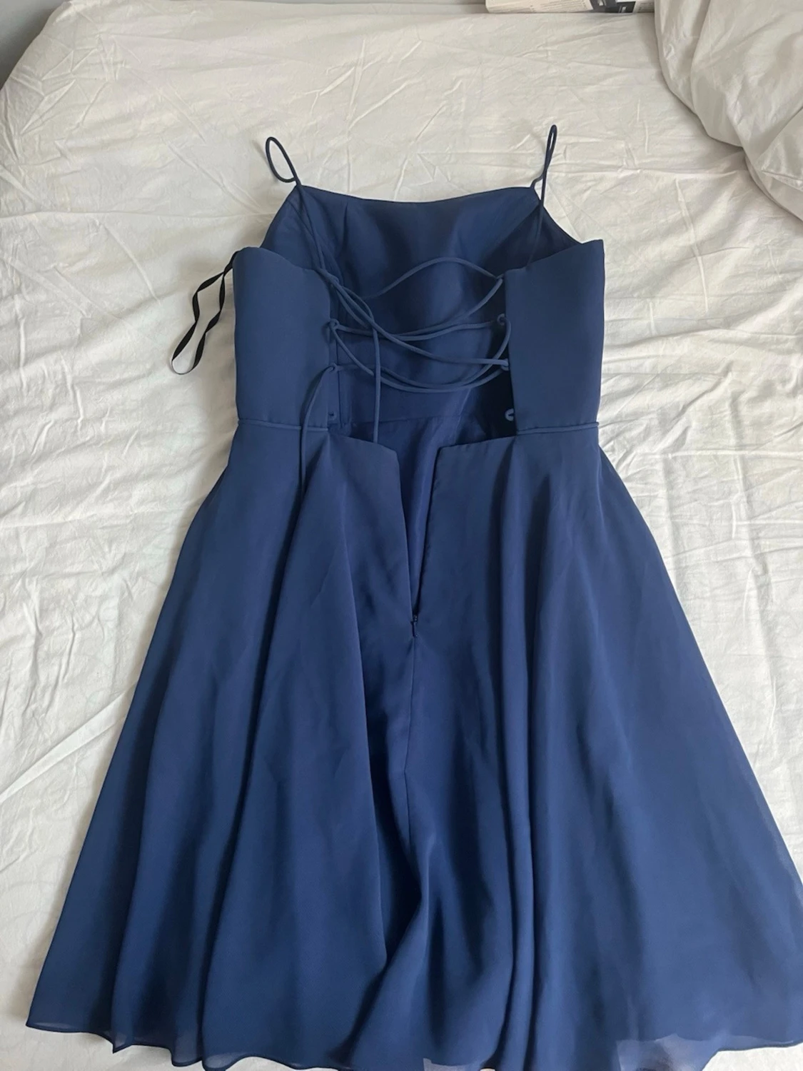 Marinblå kort klänning med snörning - 1