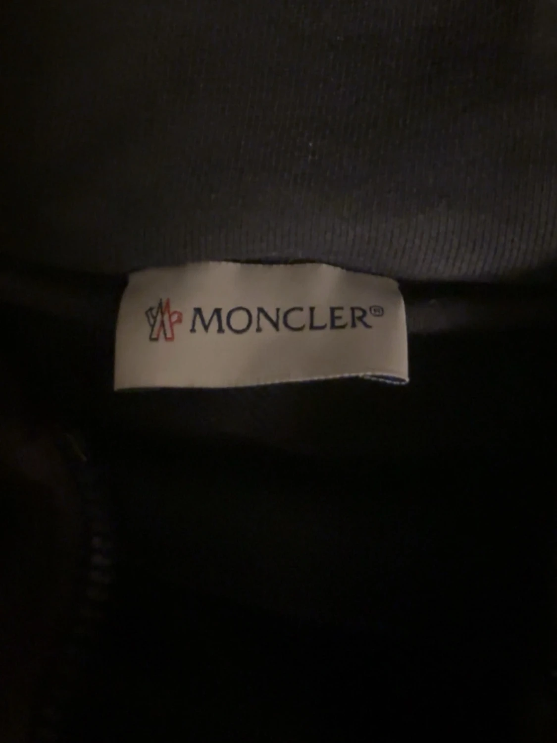 Svart Moncler kofta i bra skick  - 3