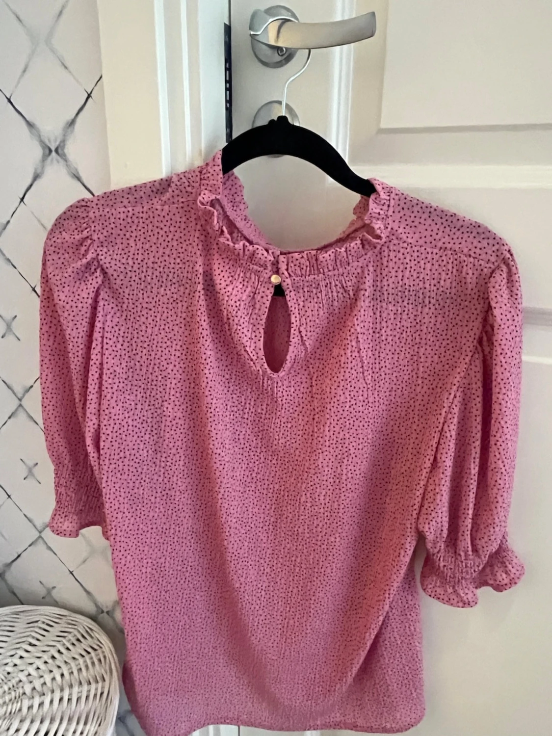 Prickig rosa blus - 1