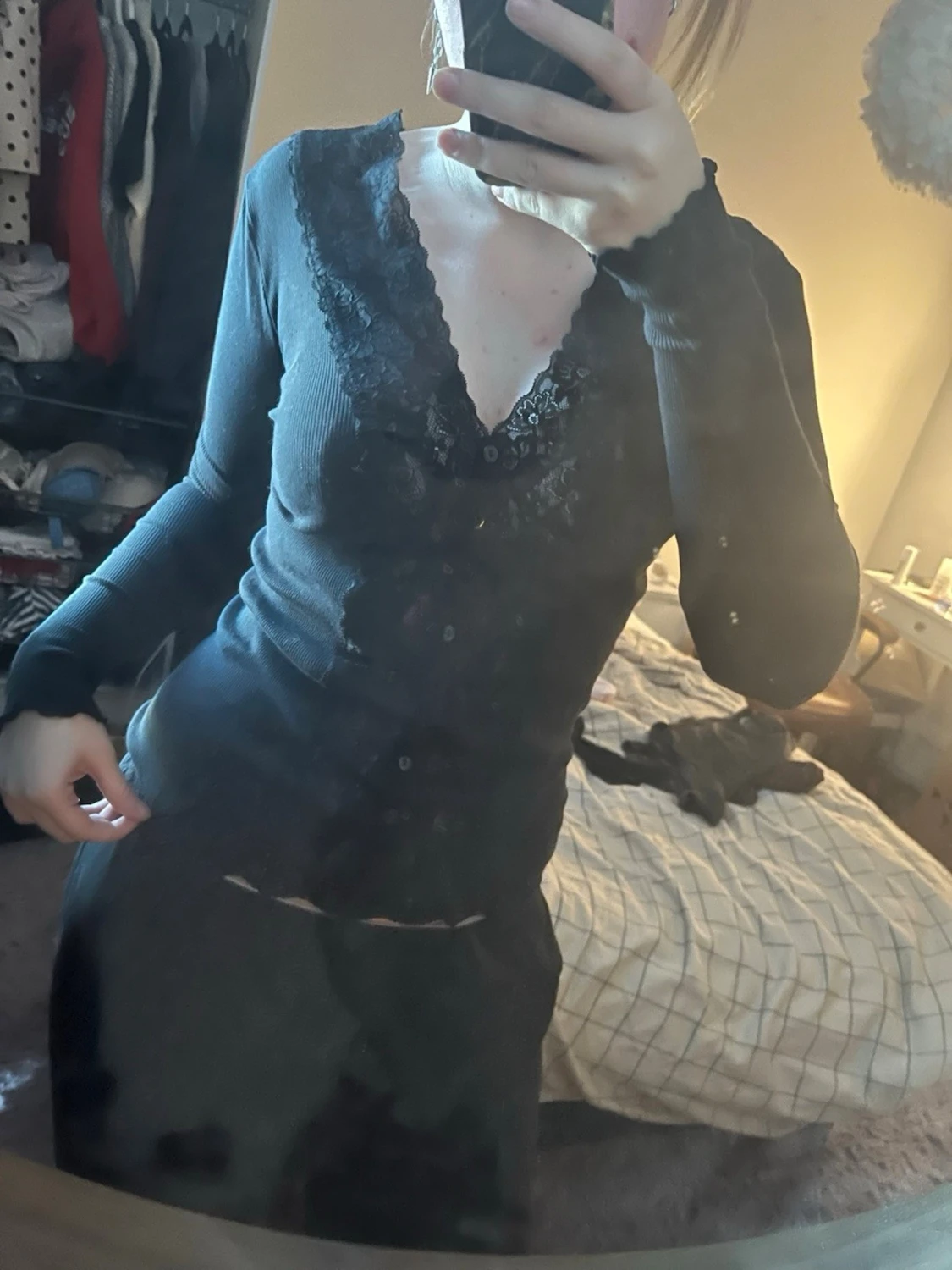 Svart långärmad klänning med spets